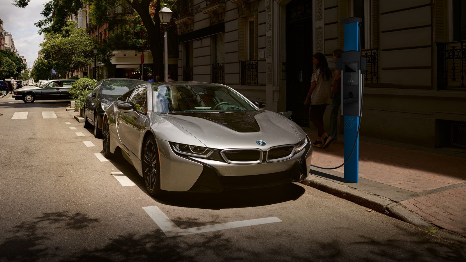 BMW i8 points to the future of cars