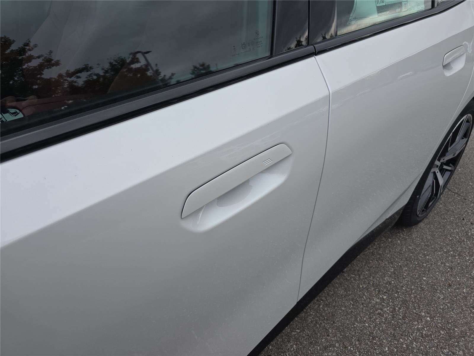 2026 BMW 5 Series 550e - Photo 14