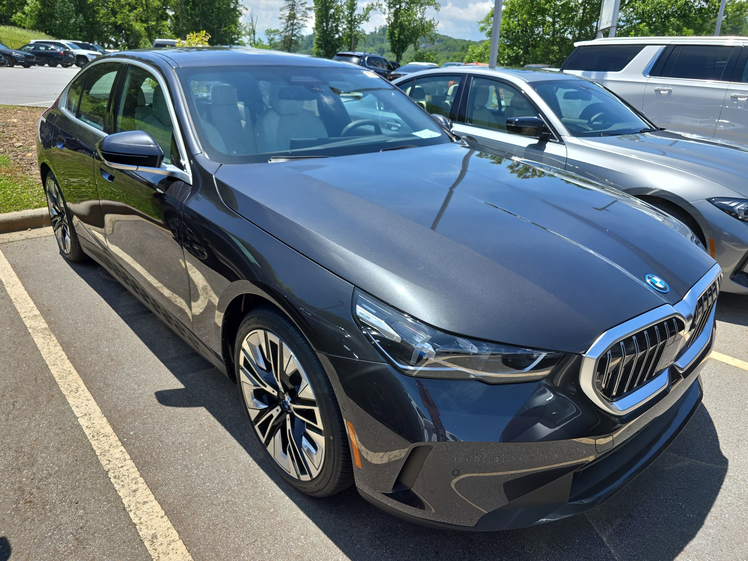 2027 BMW i5 xDrive40 Sedan's photo