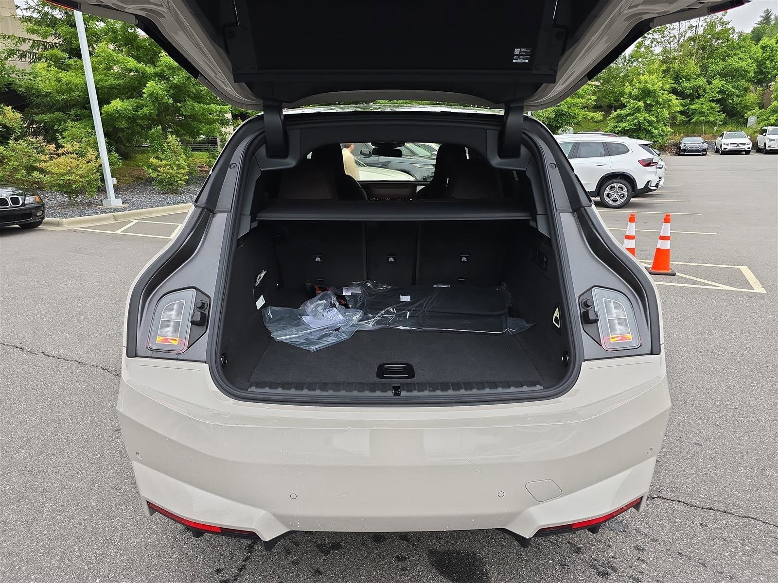 2026 BMW iX 45 - Photo 5