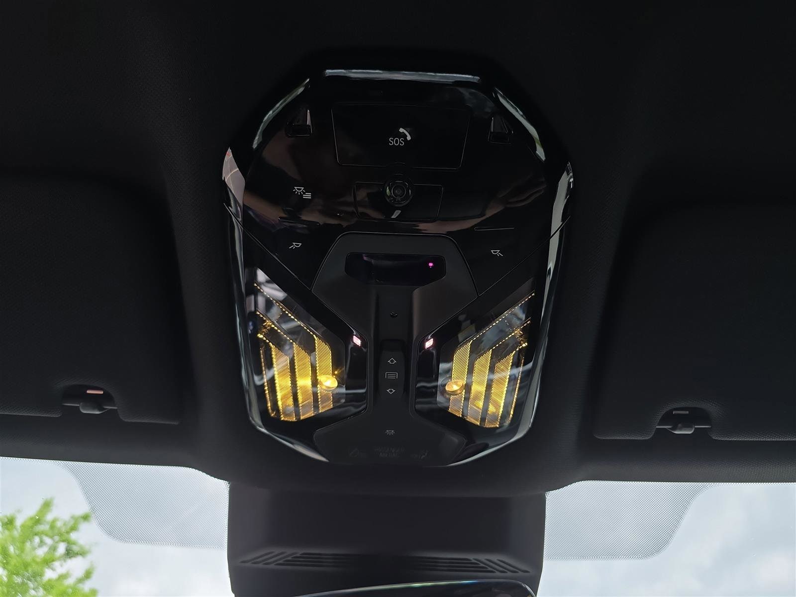 2025 BMW i7 50 - Photo 28