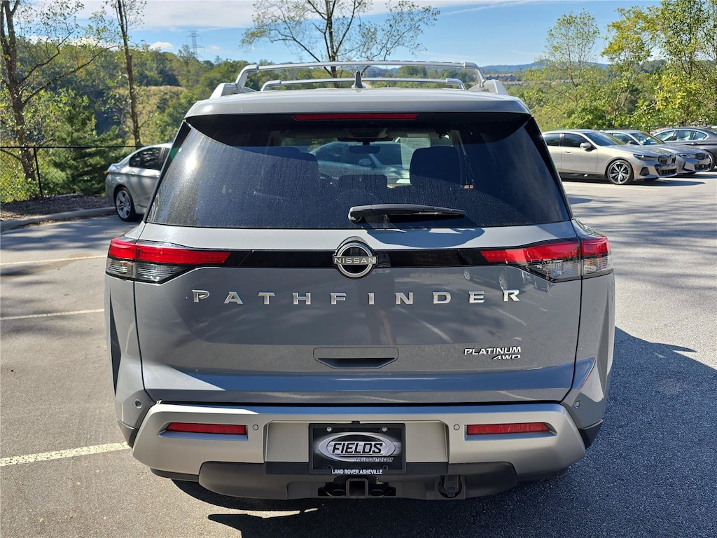 Used 2024 Nissan Pathfinder Platinum SUV