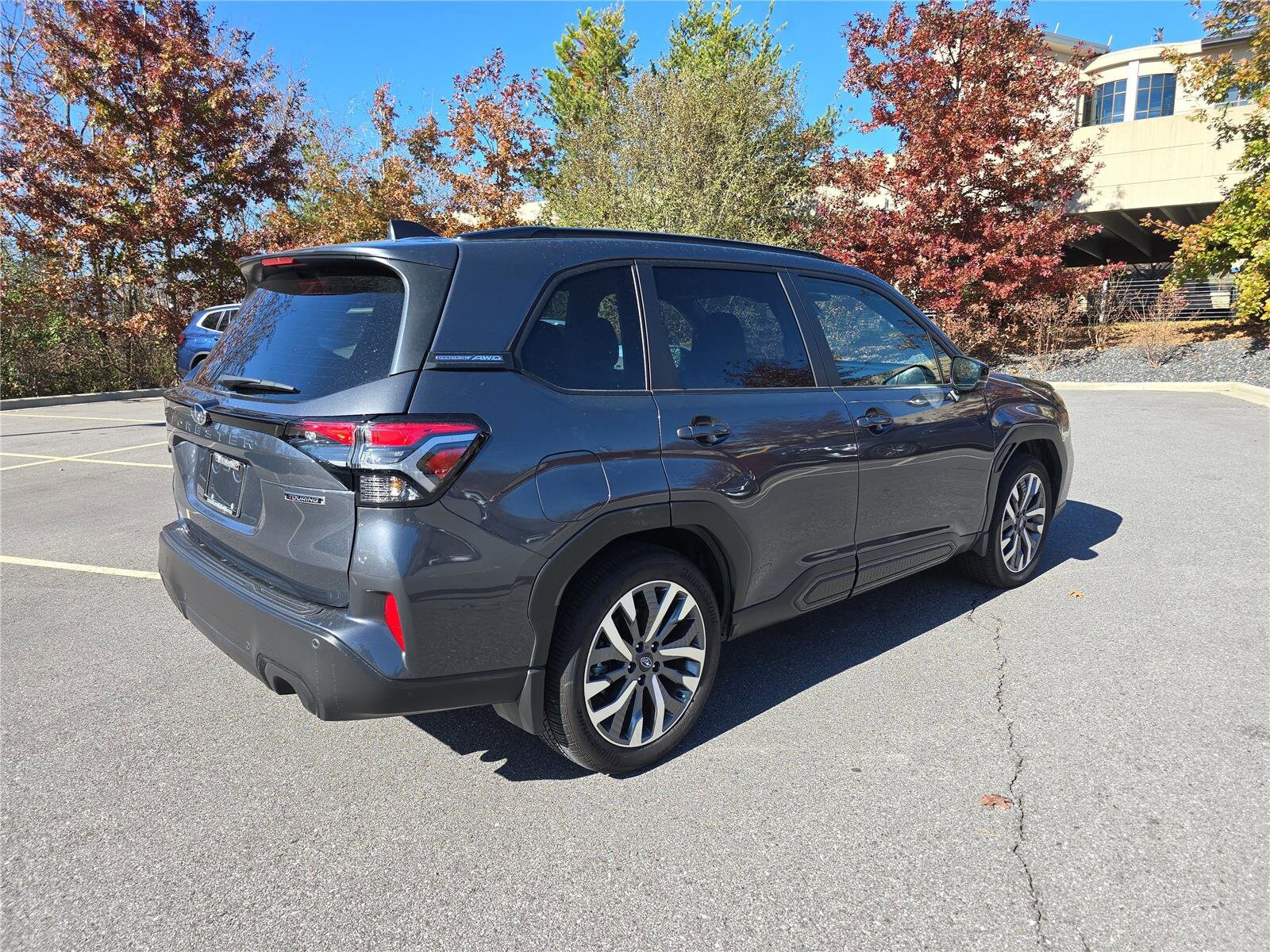 2025 Subaru Forester Touring photo 3