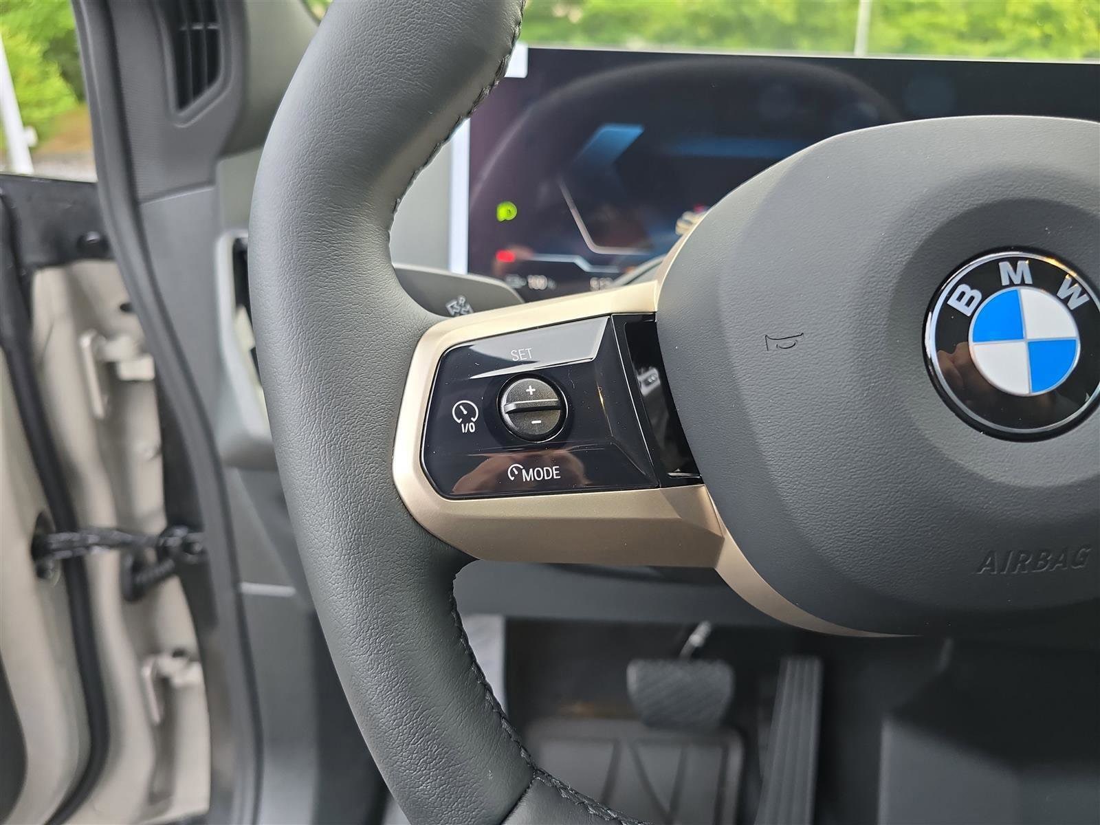 2026 BMW iX 45 - Photo 36