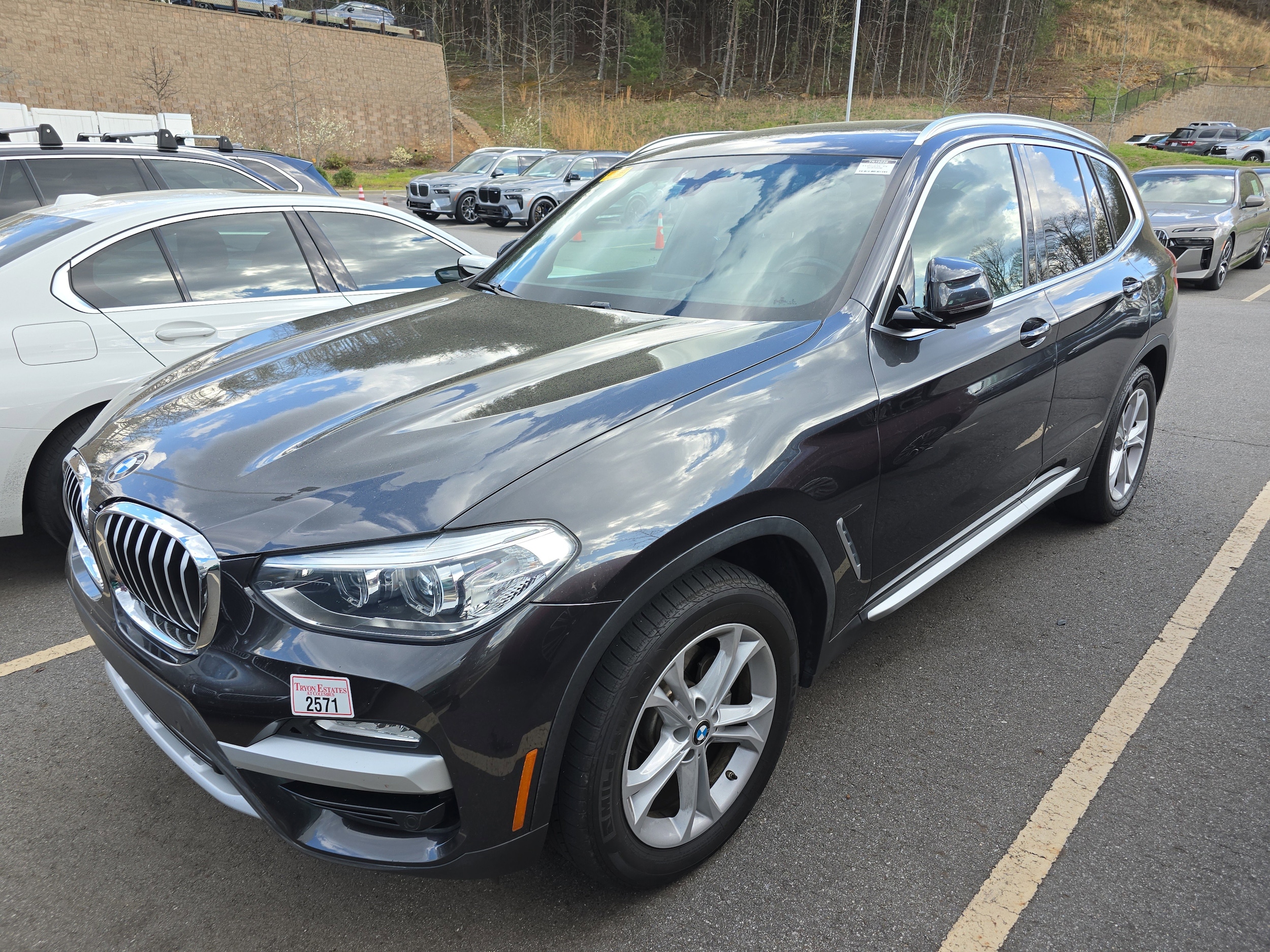 View vehicle photo 4