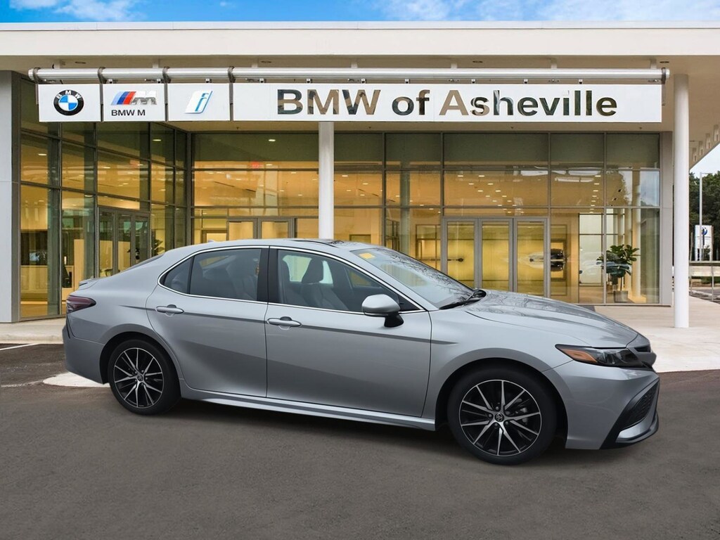 Used 2024 Toyota Camry Hybrid SE Sedan