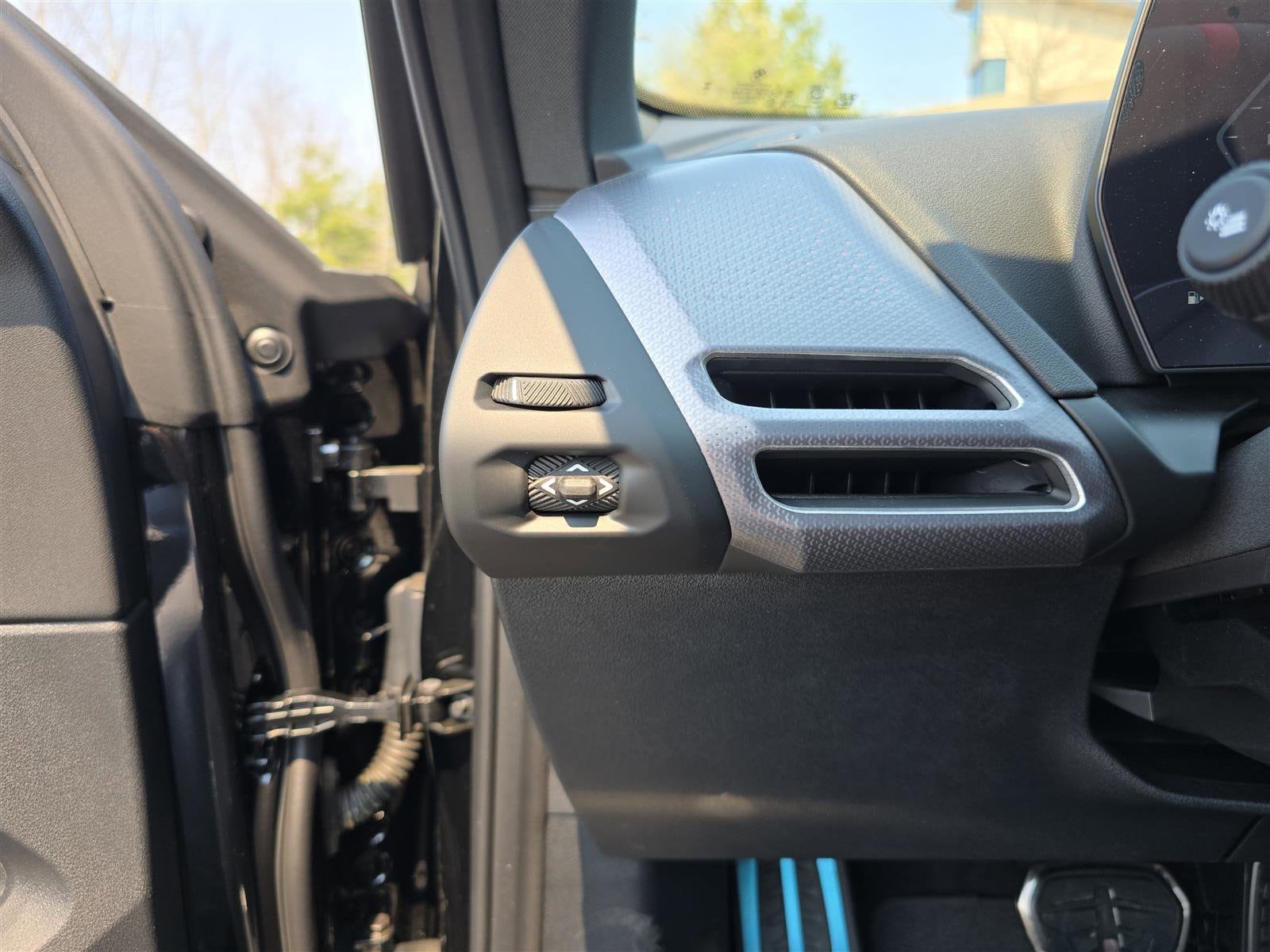 2025 BMW 2 Series M235 - Photo 34