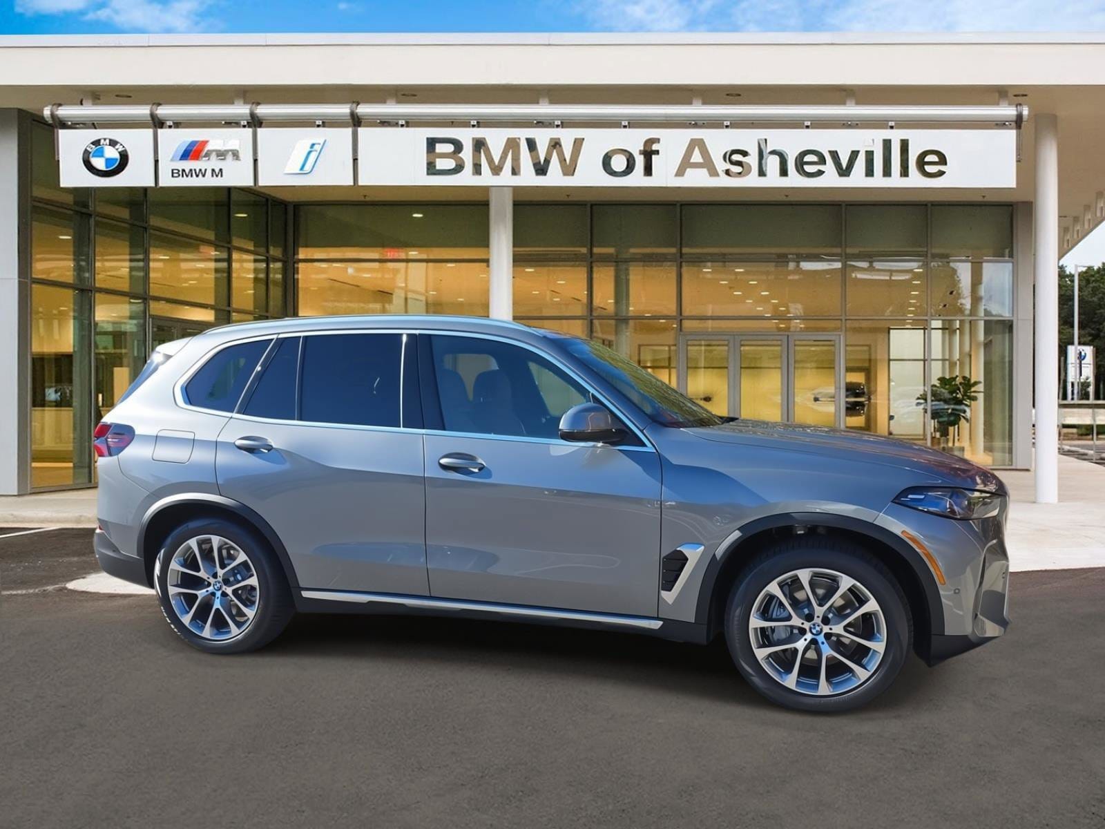 2026 BMW X5 50e's photo