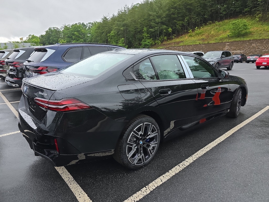 New 2027 BMW 550e Sedan