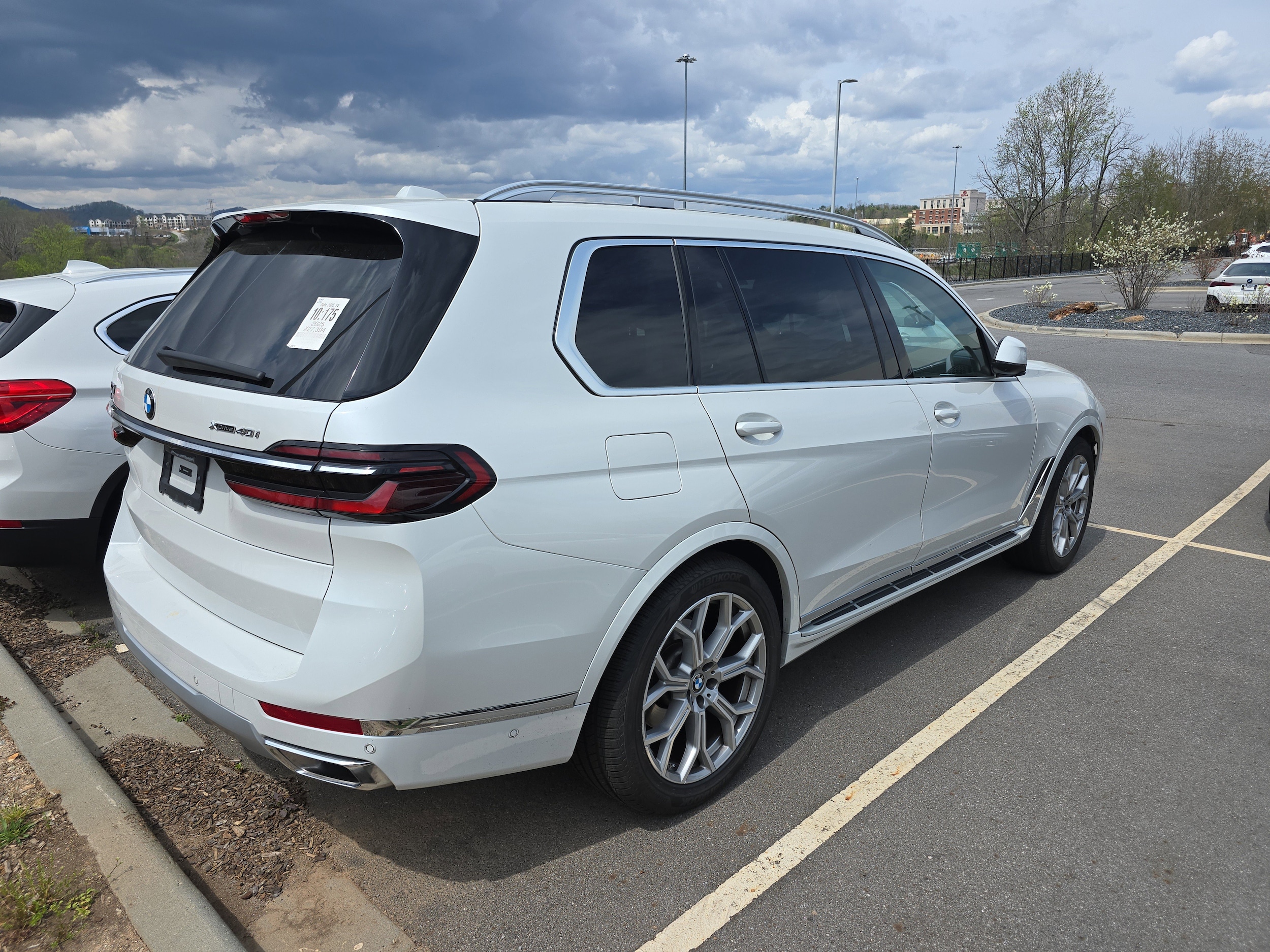 View vehicle photo 2