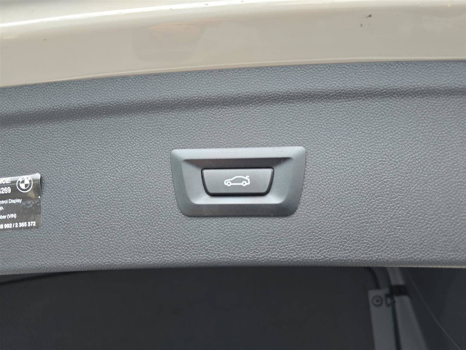 2026 BMW iX 45 - Photo 6