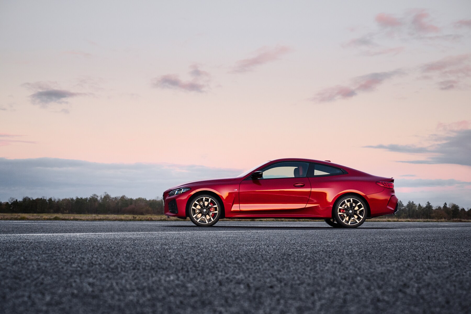 2025-bmw-4-coupe-m-profile-red.png