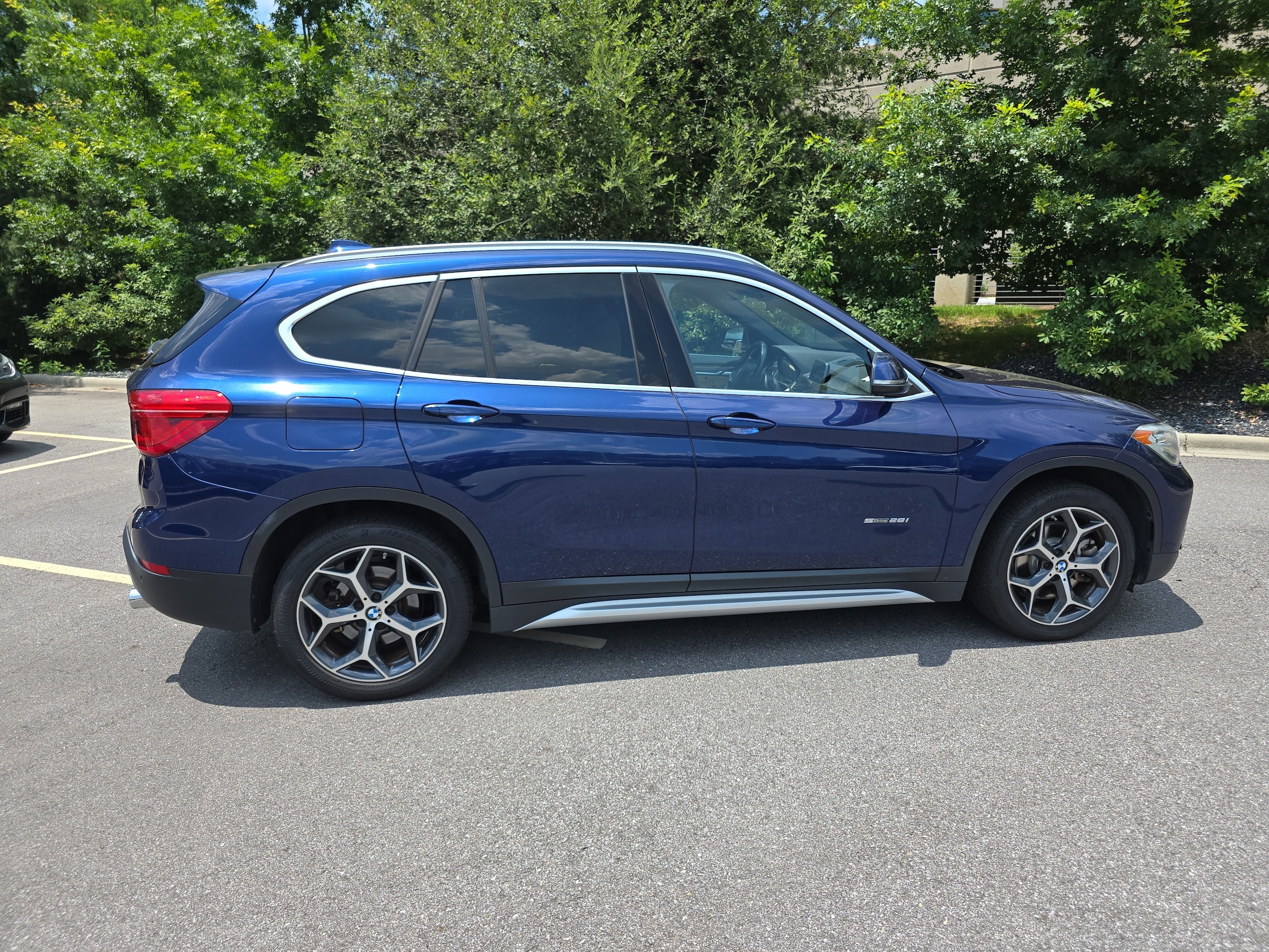 Used 2018 BMW X1 28i with VIN WBXHU7C39J5H44860 for sale in Arden, NC