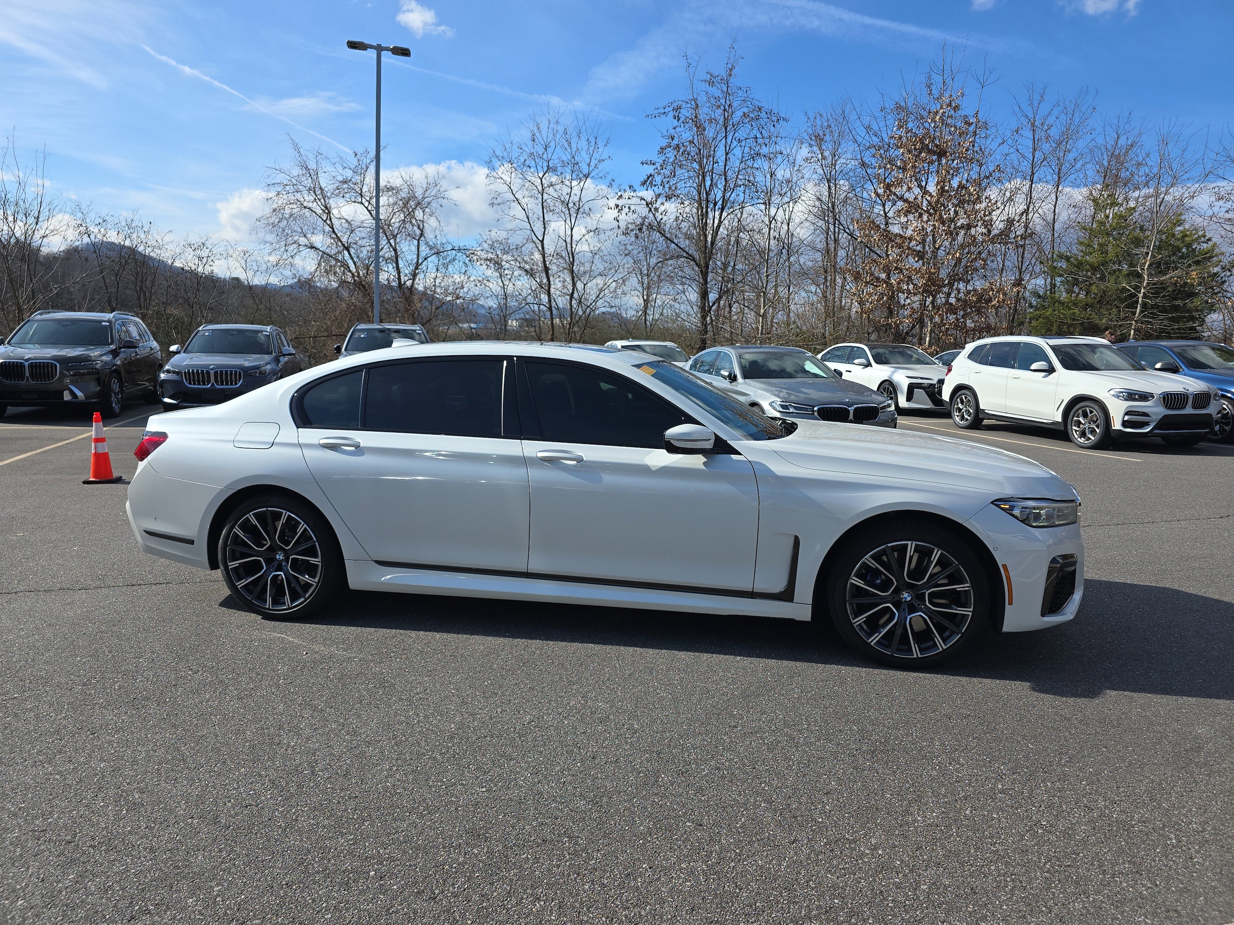 2020 BMW 7 Series 750i's photo