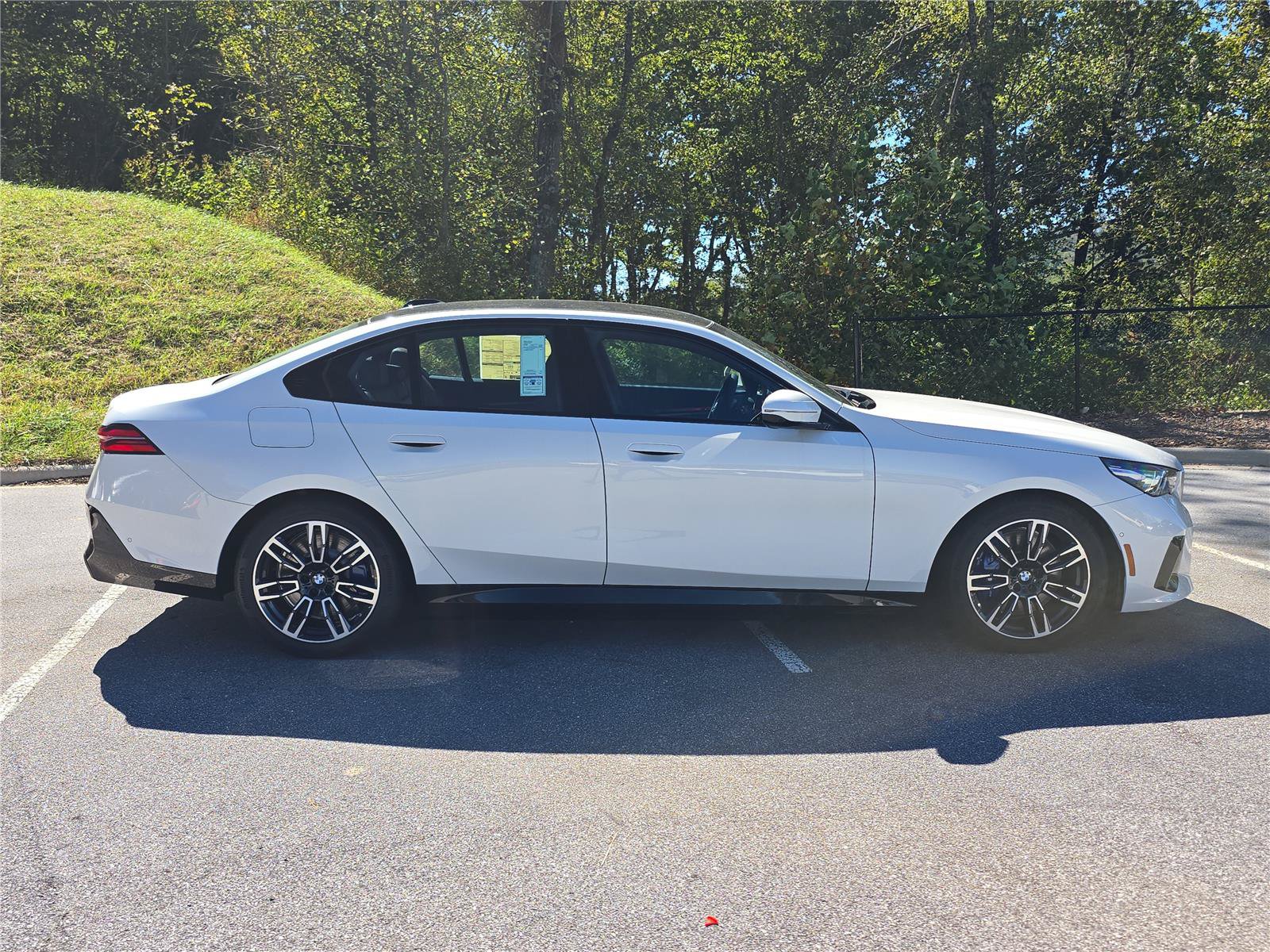 New 2027 BMW 5 Series 550e xDrive Sedan