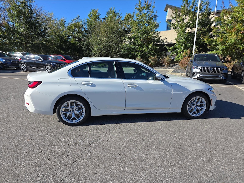 New 2025 BMW 330i Sedan