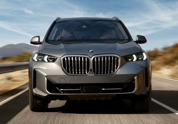 2024-bmw-5-zoom-resize.jpg