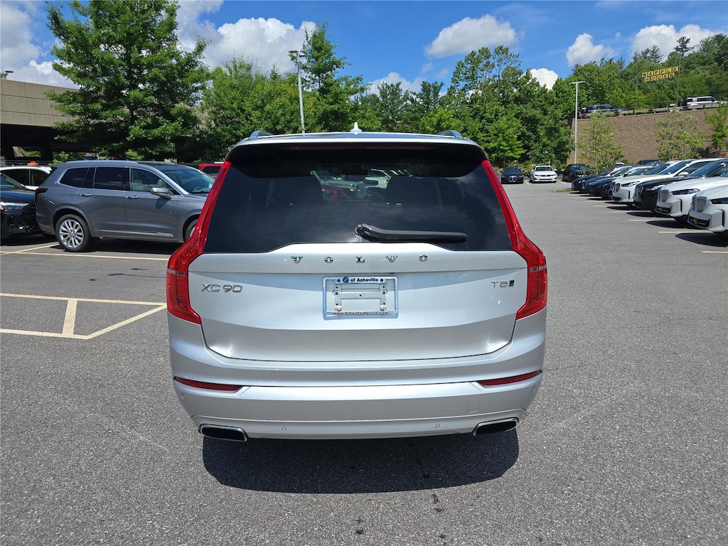 Used 2020 Volvo XC90 T5 Momentum SUV