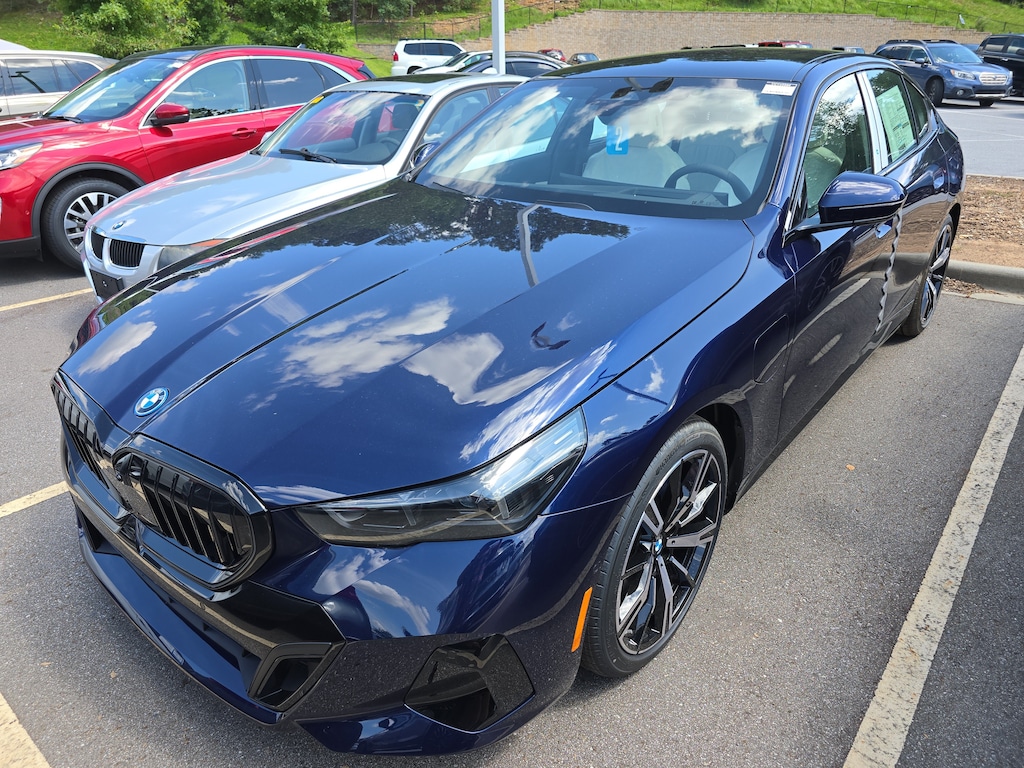New 2027 BMW 550e Sedan