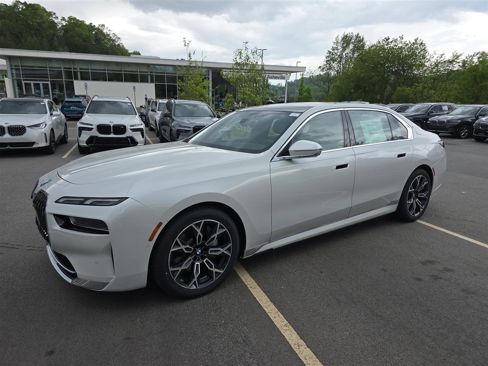 2025 BMW i7 50 - Photo 9