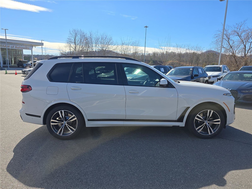 New 2026 BMW X7 SUV