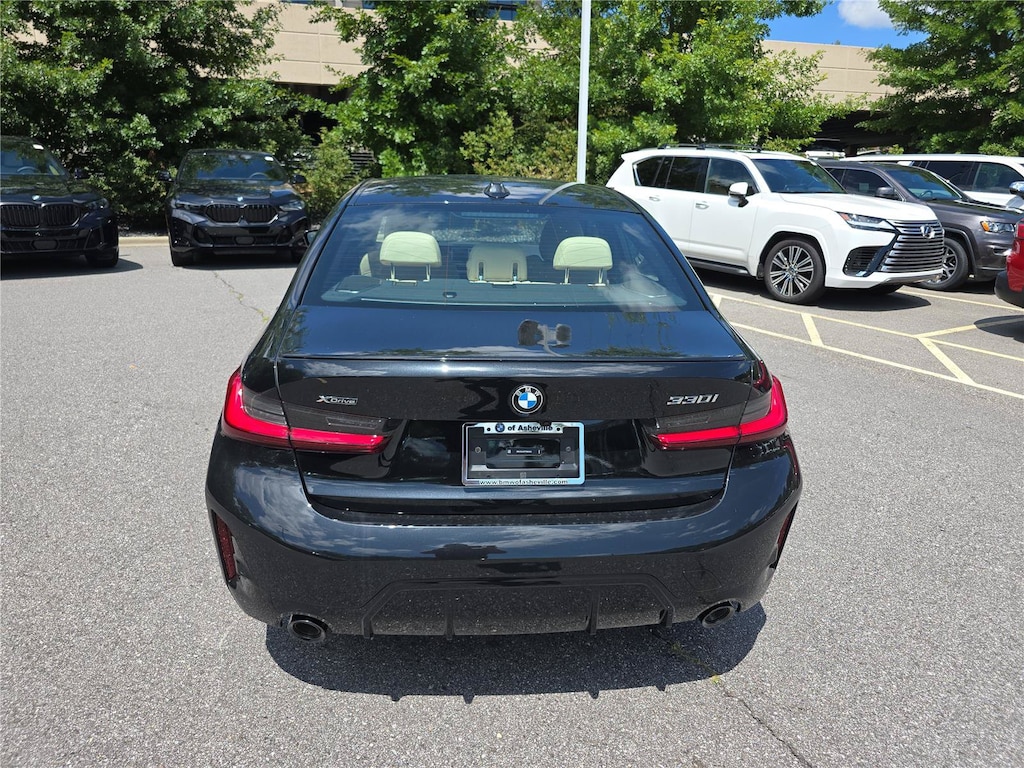 New 2026 BMW 330i Sedan