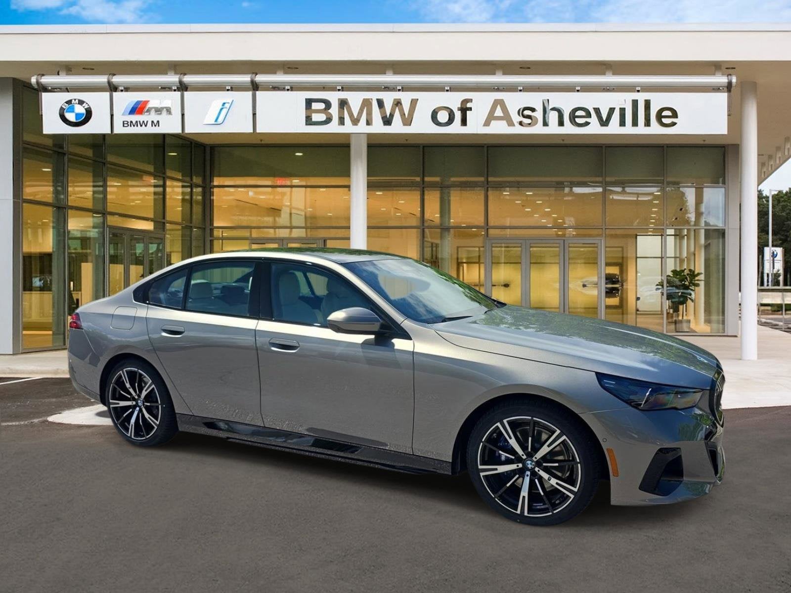 2027 BMW 5 Series 550e xDrive Sedan's photo