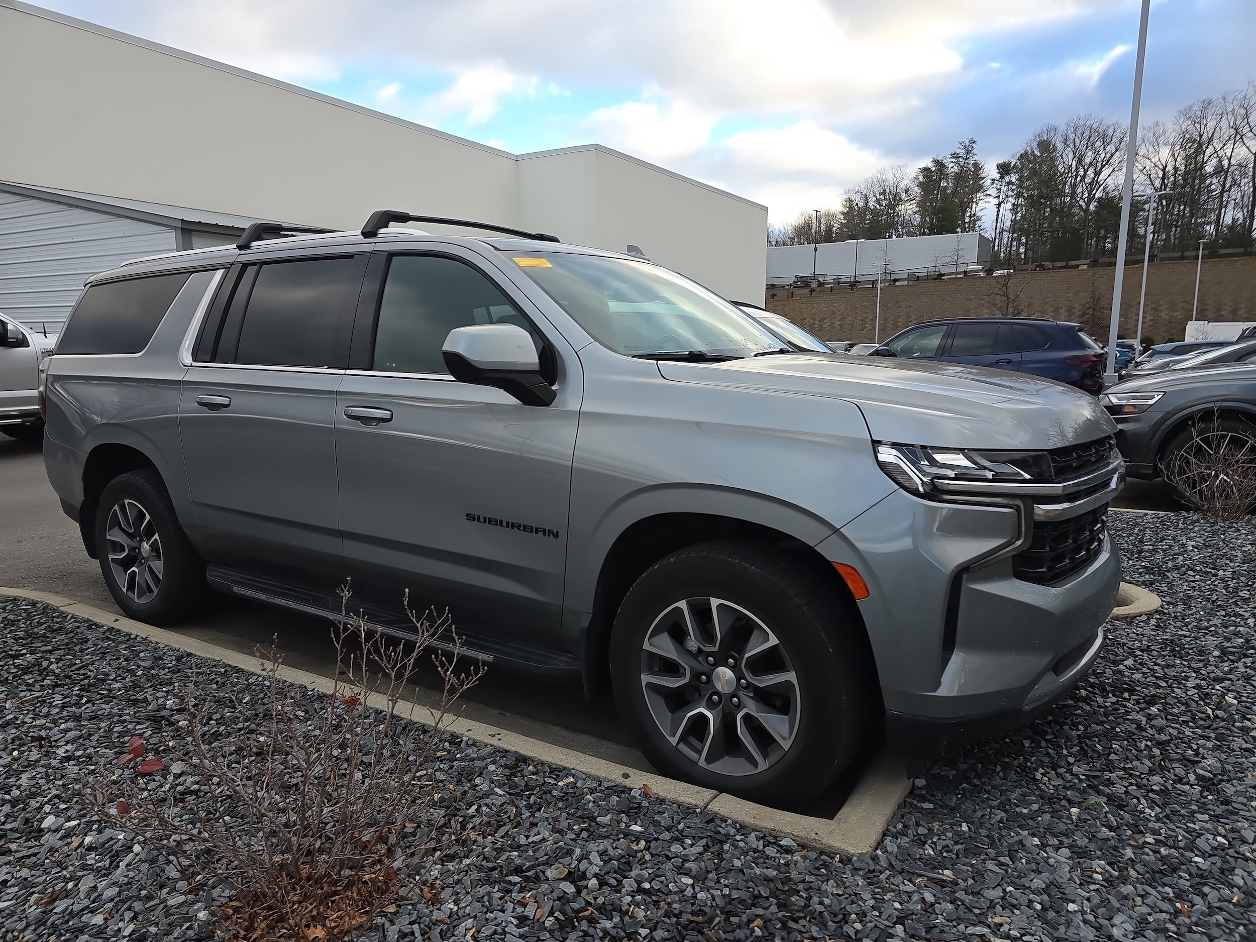 2023 Chevrolet Suburban LS's photo