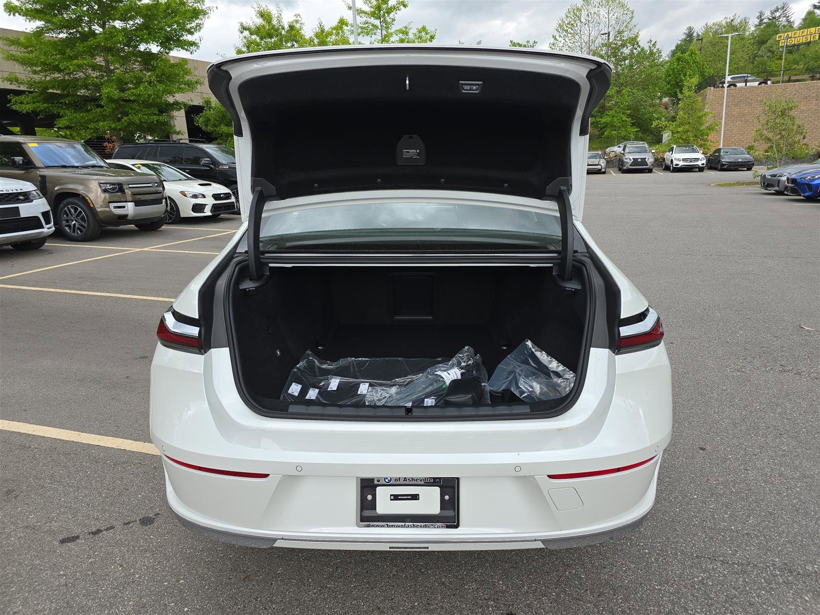 2025 BMW i7 50 - Photo 5