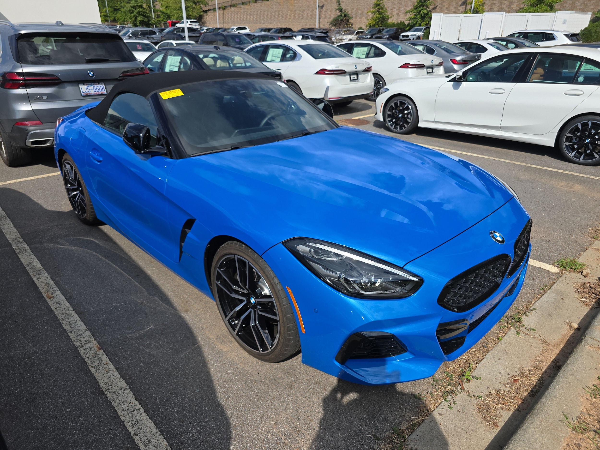 Misano Blue Metallic 2022 BMW Z4 Convertible Rear-Wheel Drive 8-Speed Automatic