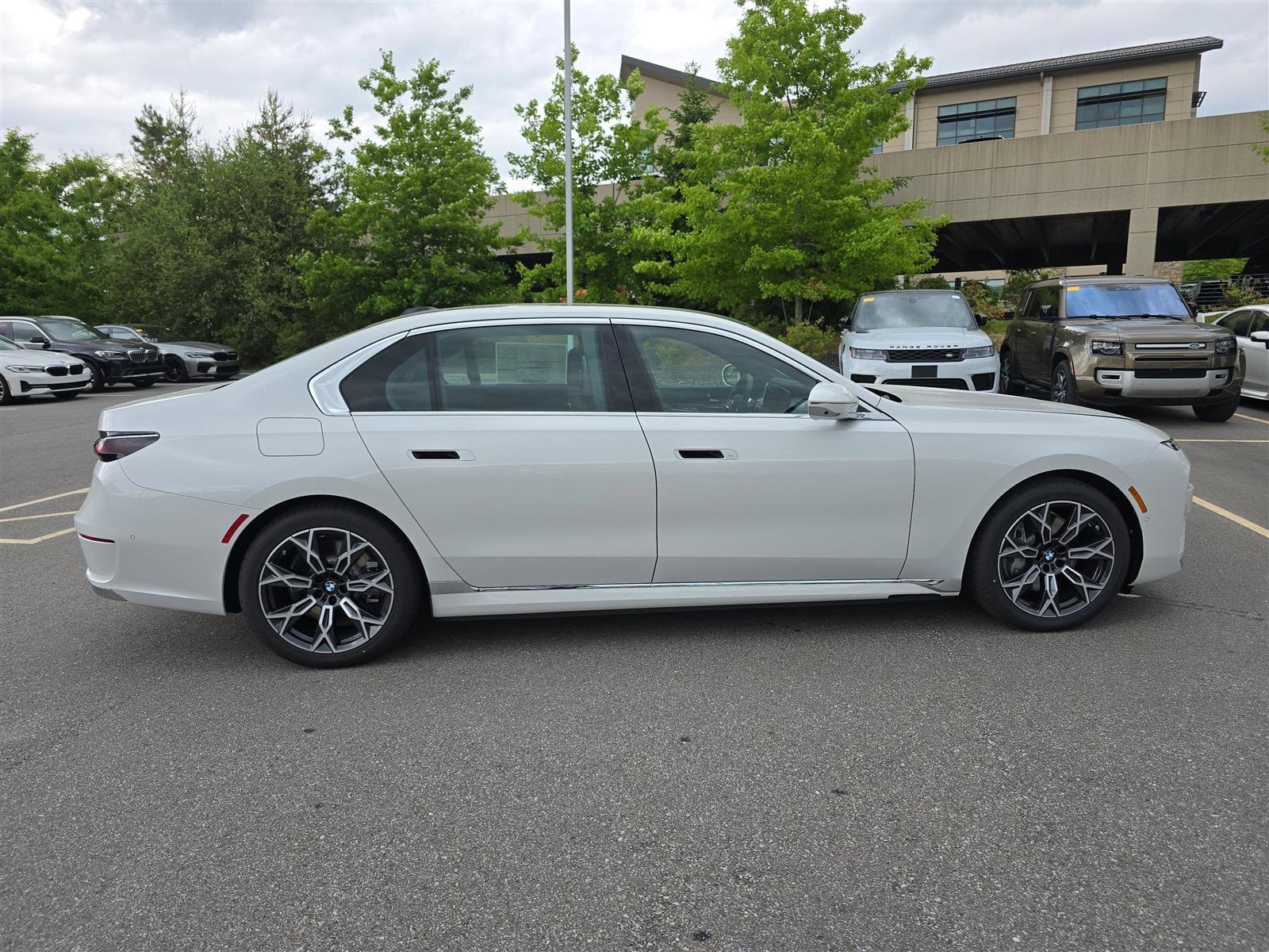 2025 BMW i7 50 - Photo 2