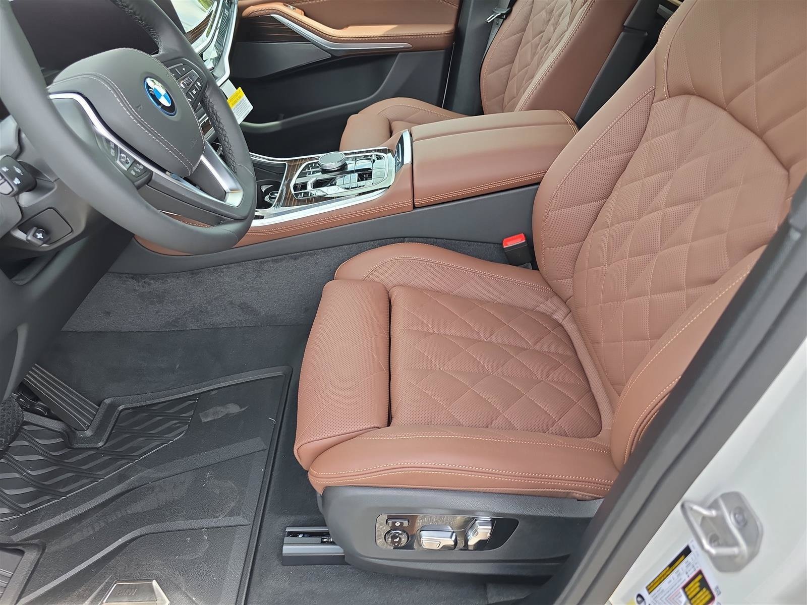 2026 BMW X5 50e - Photo 24