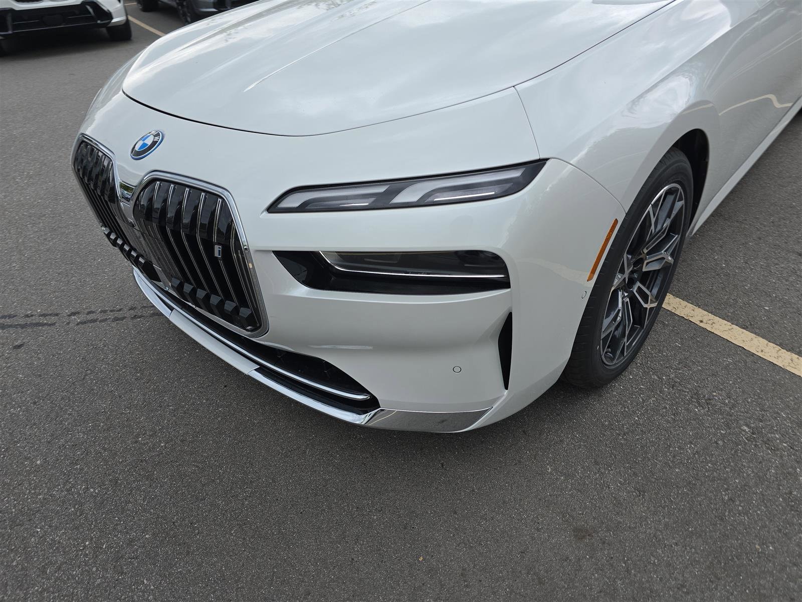 2025 BMW i7 50 - Photo 11