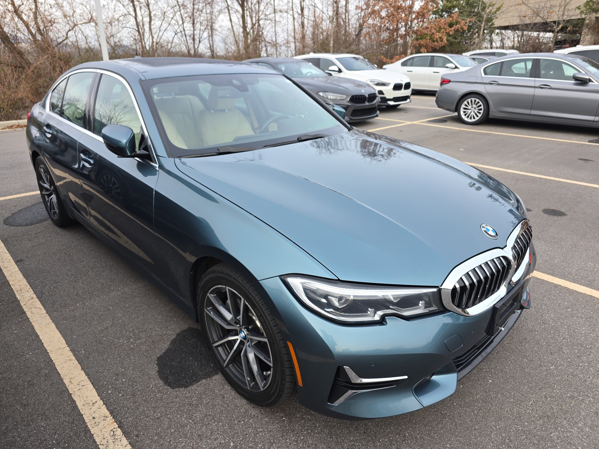 2020 BMW 3 Series 330i's photo