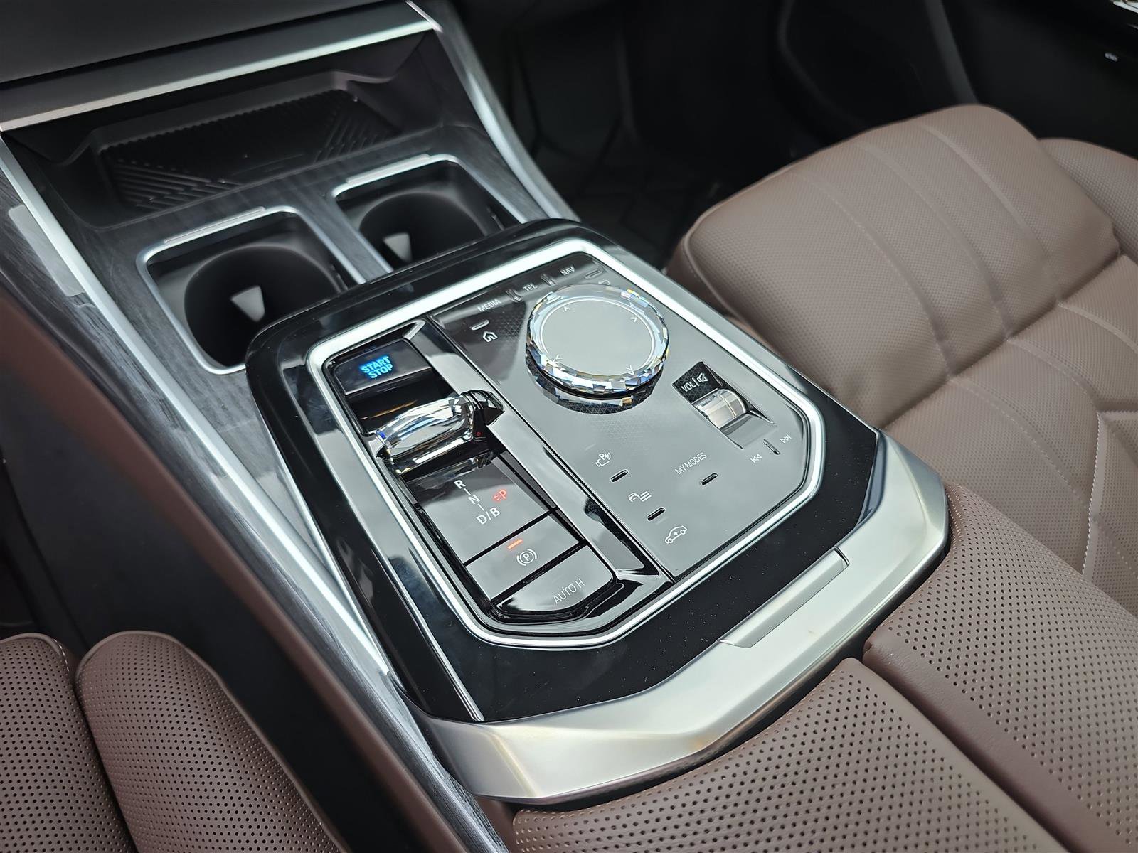 2025 BMW i7 50 - Photo 31