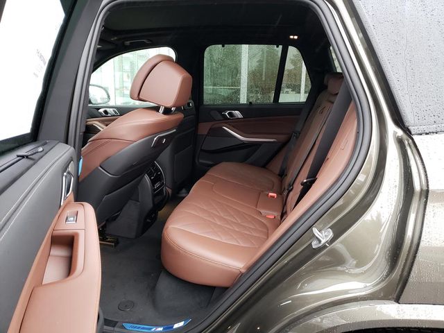 2026 BMW X5 M60i - Photo 13