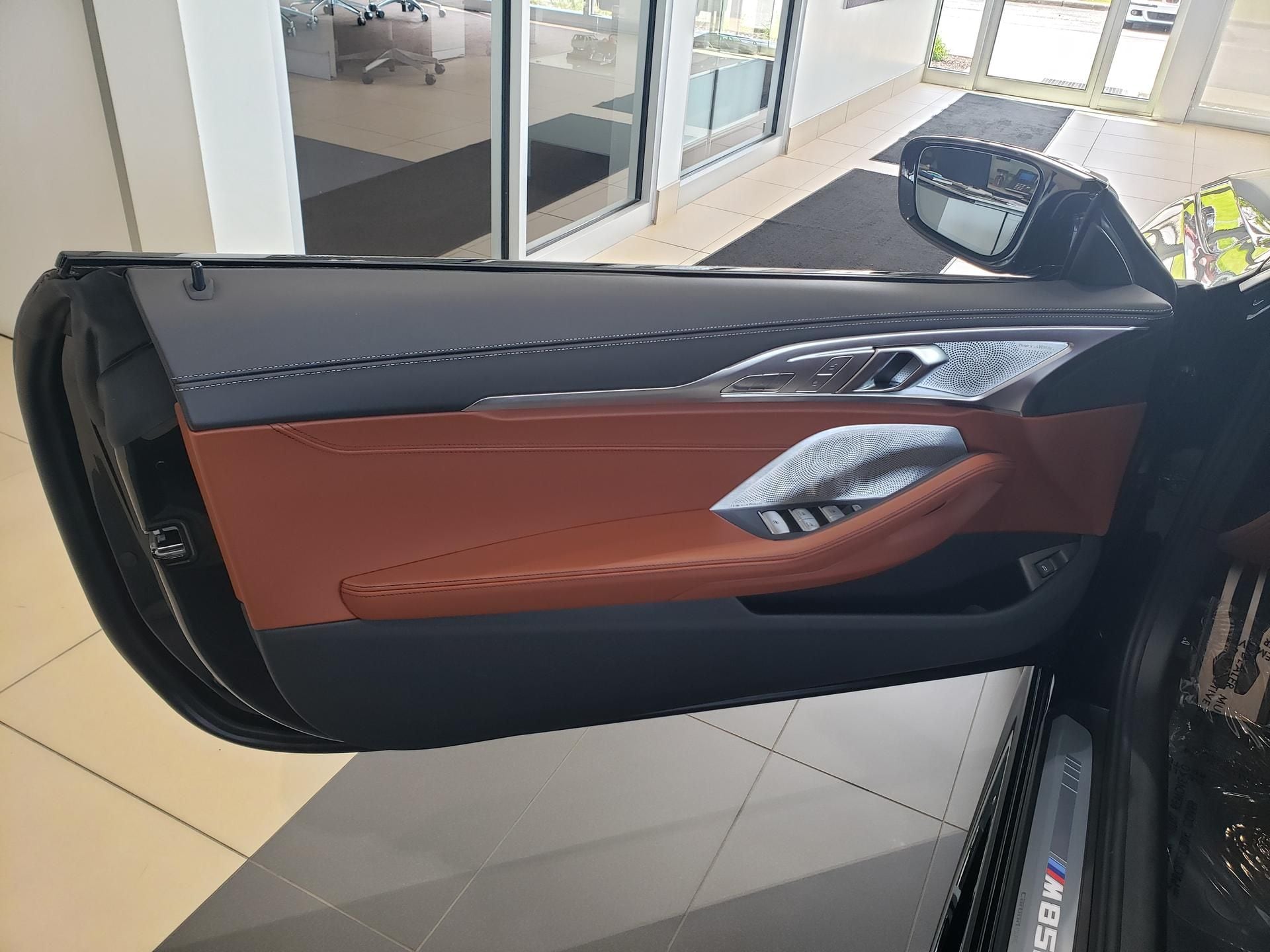 2026 BMW 8 Series M850i - Photo 9