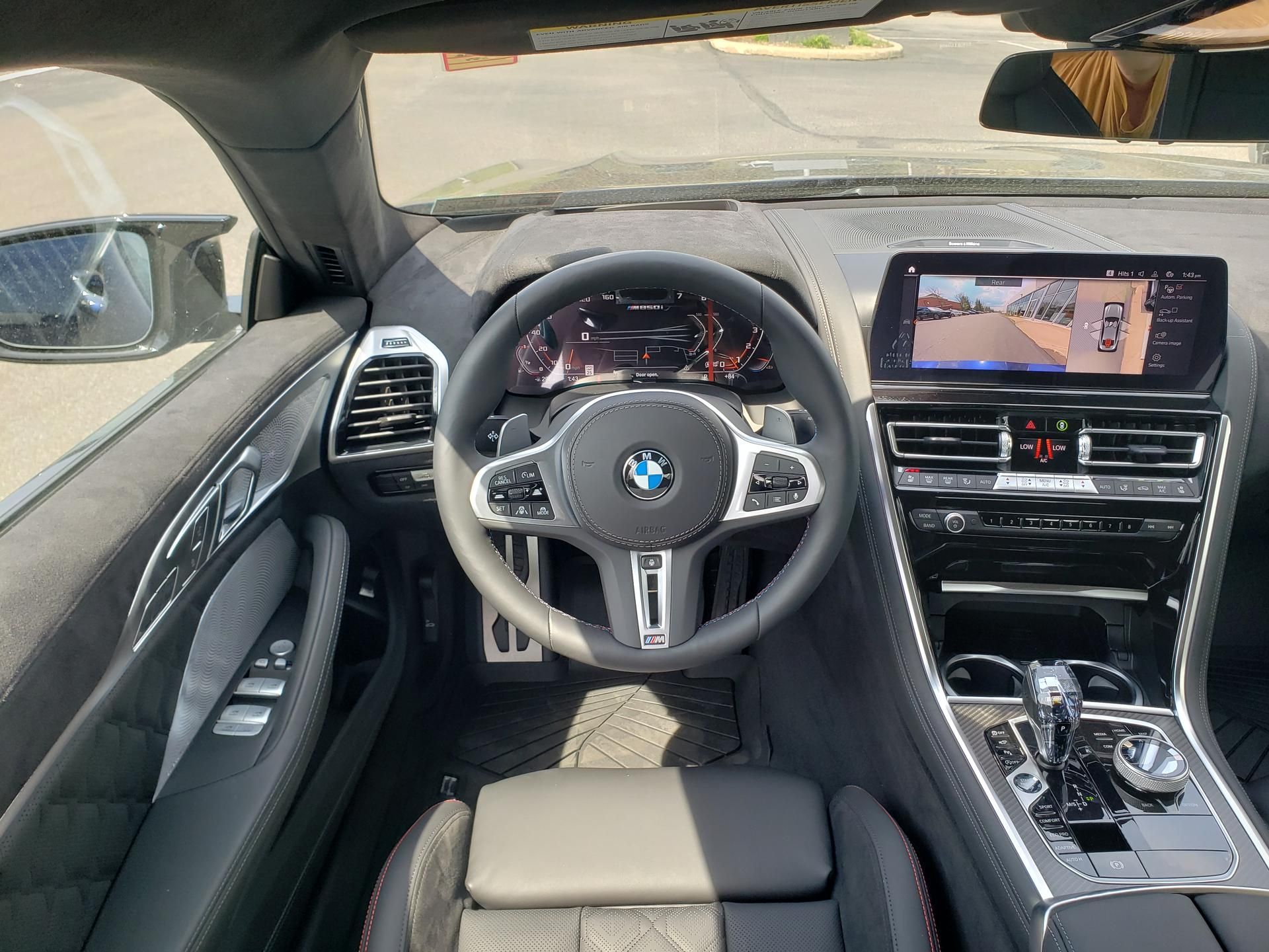 2026 BMW 8 Series M850i - Photo 16