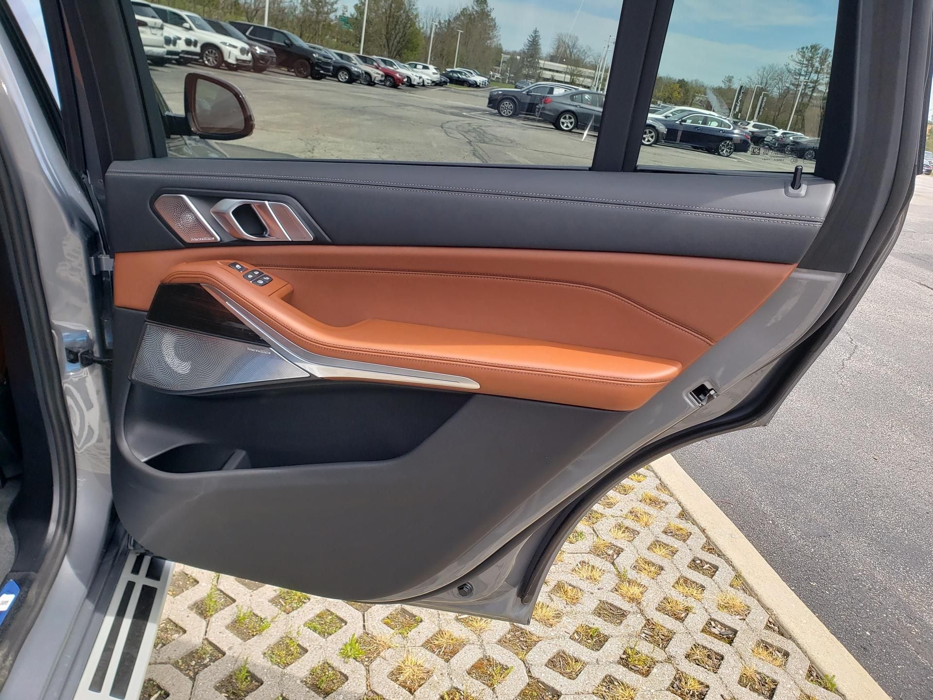 2027 BMW X7 40i - Photo 16