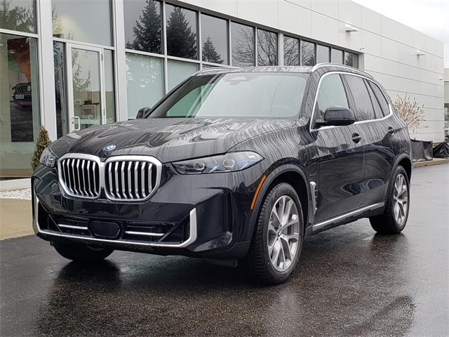 2026 BMW X5 50e's photo