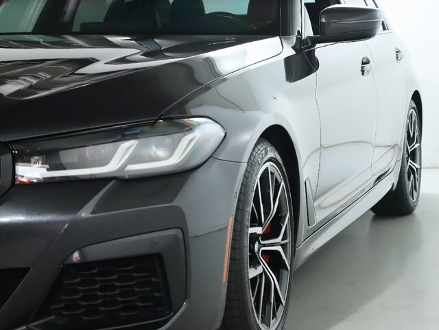 2023 Bmw M550i xDrive photo 2