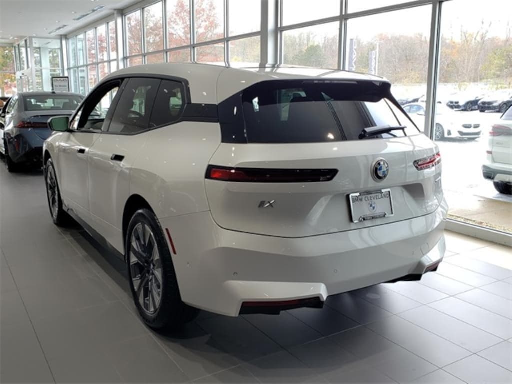 New 2026 BMW iX xDrive45 SUV