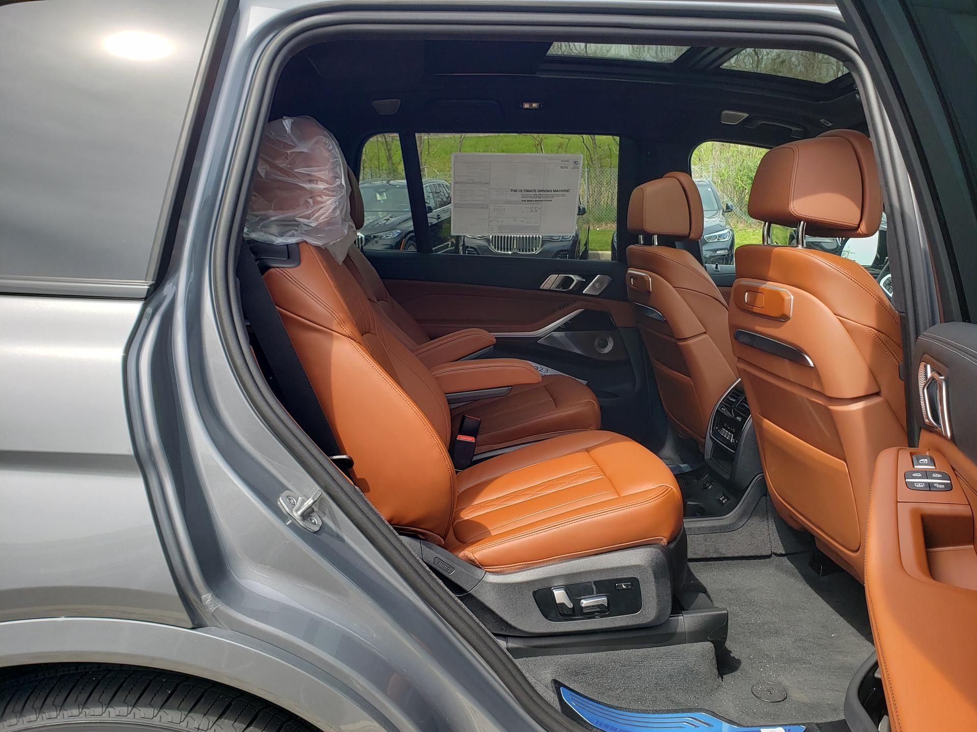 2027 BMW X7 40i - Photo 15