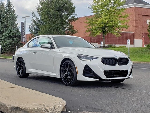 2025 Bmw 230i xDrive Coupe photo 3