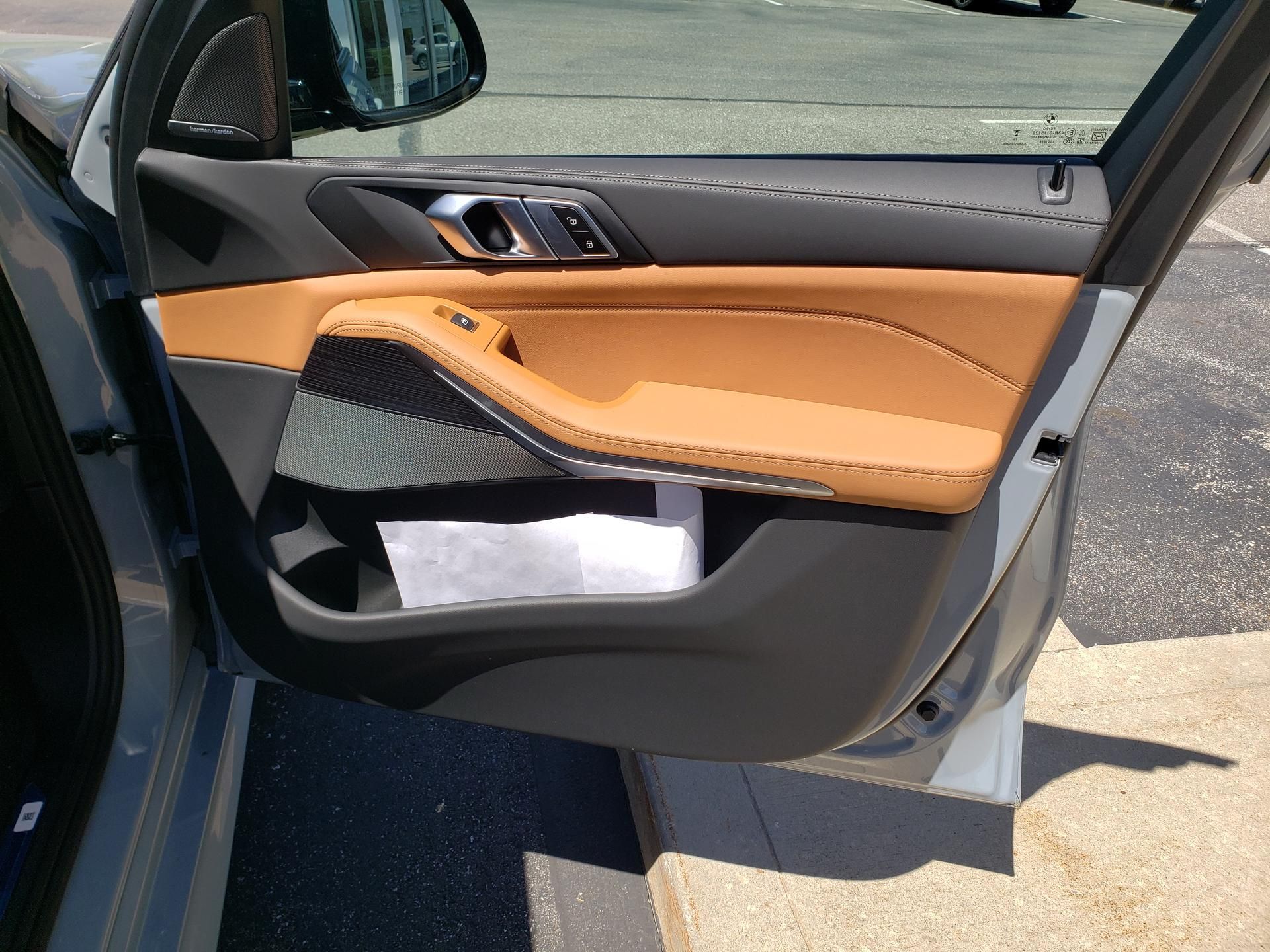 2026 BMW X5 50e - Photo 18