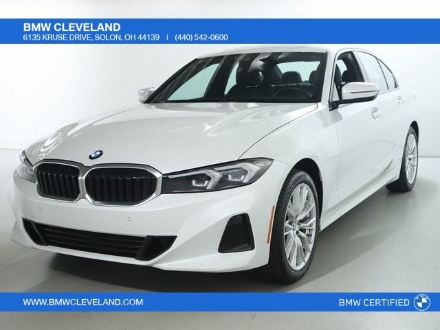 2023 BMW 3 Series 330i's photo