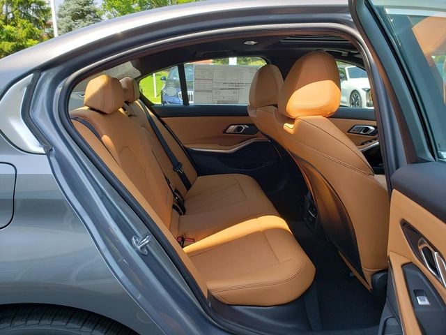 2025 BMW 3 Series 330i - Photo 15