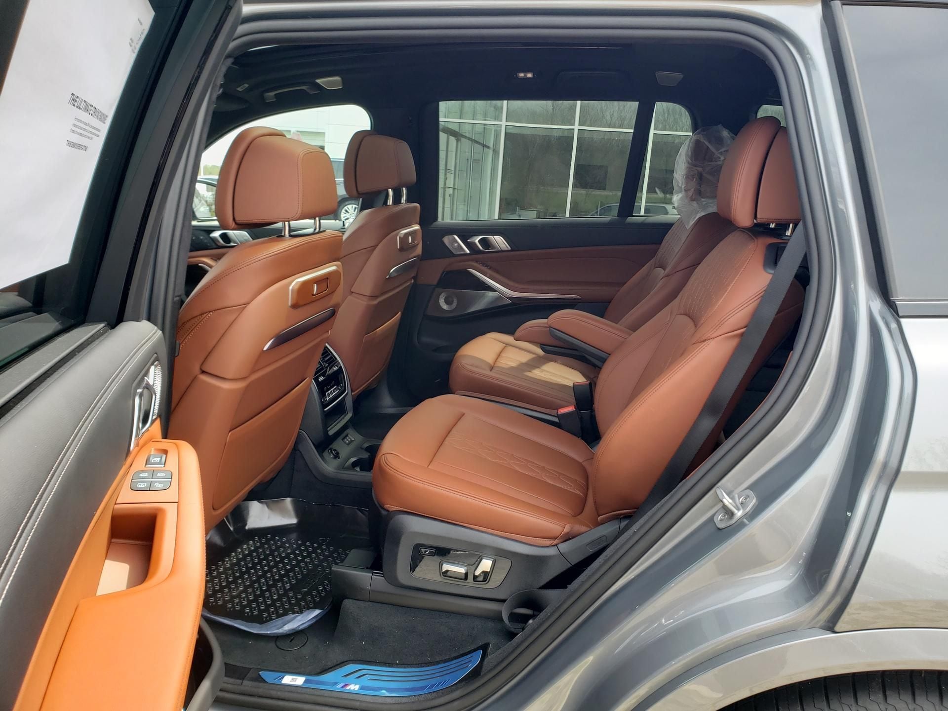2027 BMW X7 40i - Photo 11