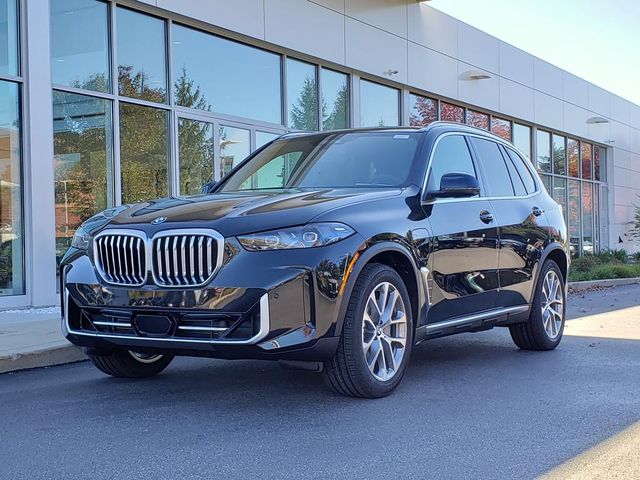 2026 BMW X5 50e's photo