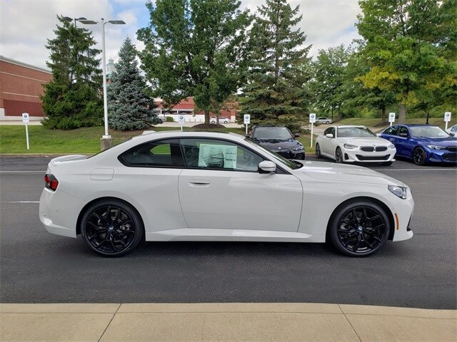 2025 Bmw 230i xDrive Coupe photo 4
